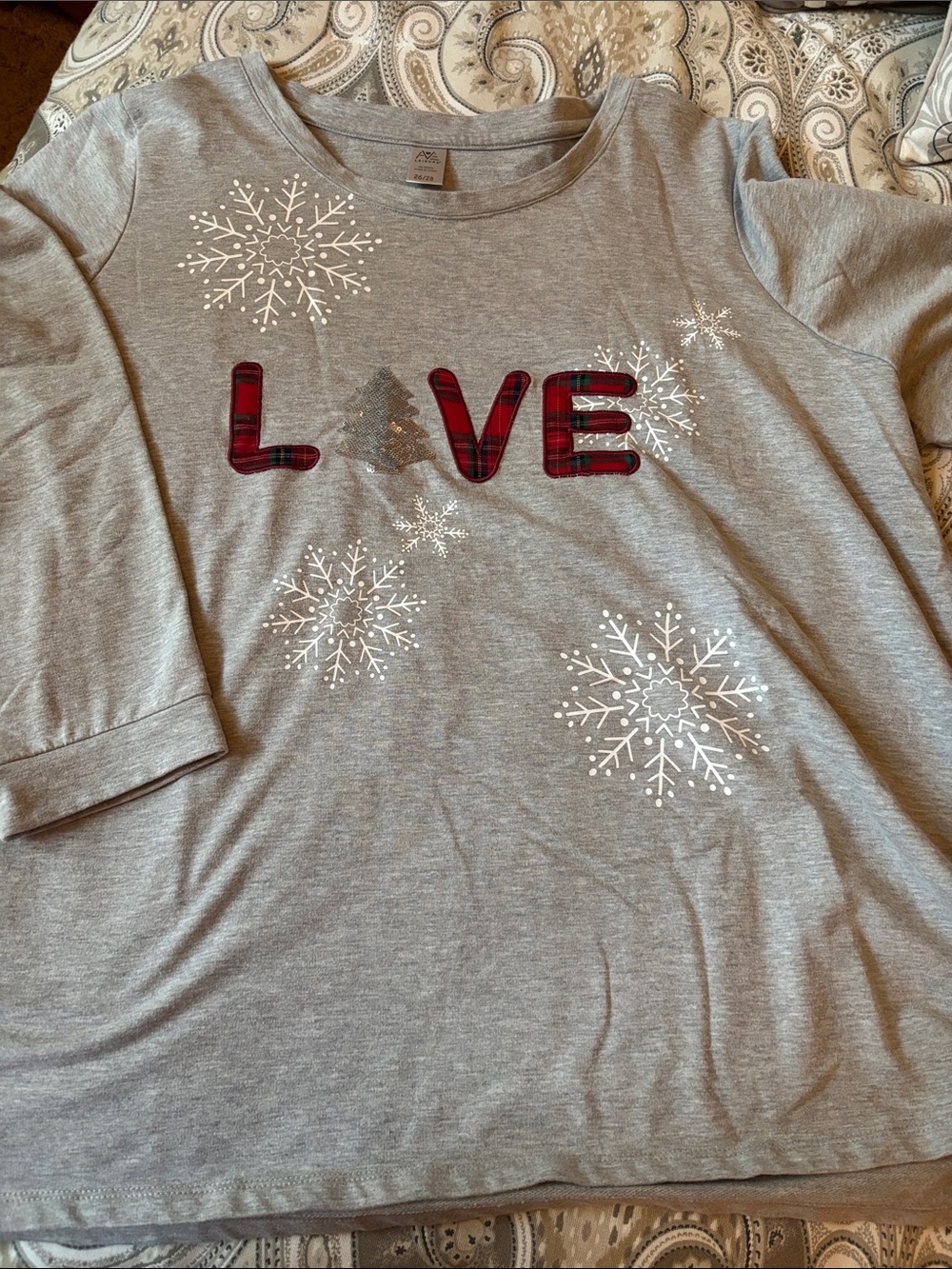 Womens Gray 'LOVE' Holiday Long-Sleeve Top